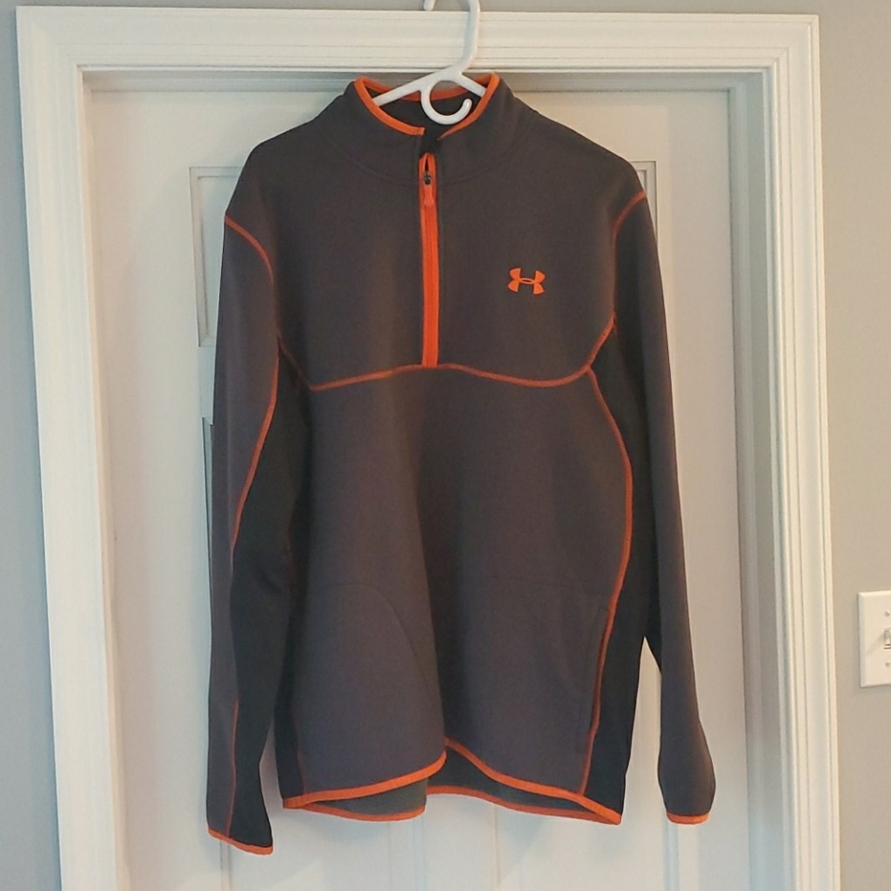 Under armour 1/4 zip pull over.  Men's XL